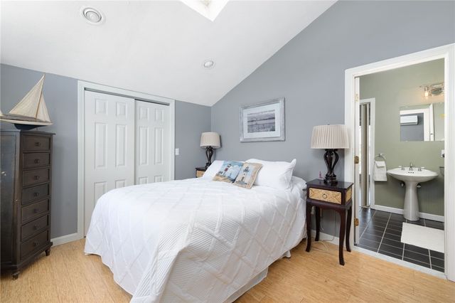 84 Dundas Avenue, Warwick, RI 02888