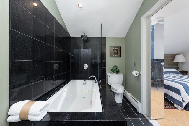 84 Dundas Avenue, Warwick, RI 02888