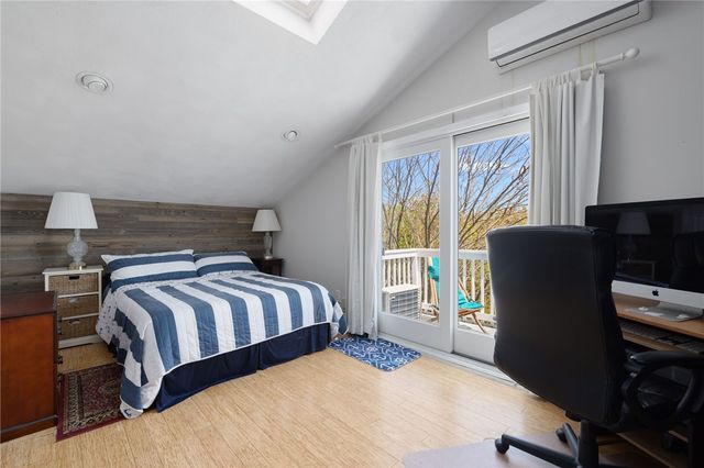 84 Dundas Avenue, Warwick, RI 02888