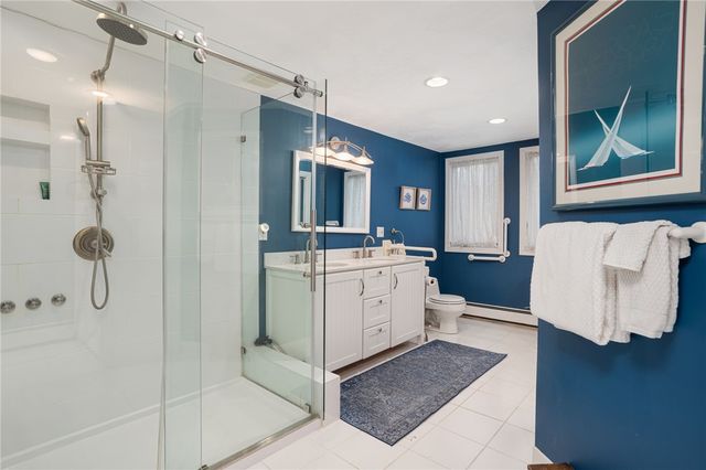 84 Dundas Avenue, Warwick, RI 02888