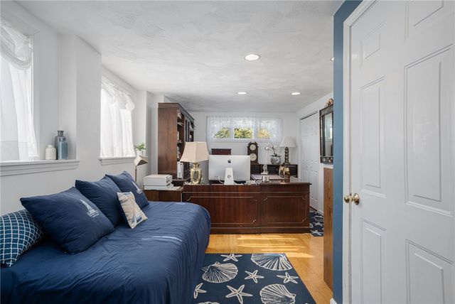 84 Dundas Avenue, Warwick, RI 02888