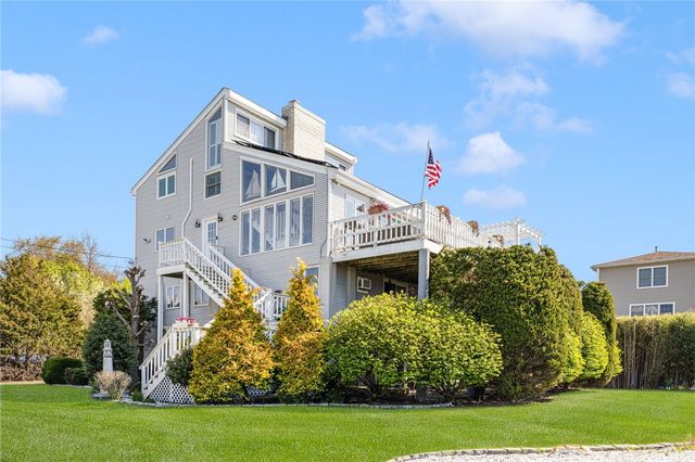 84 Dundas Avenue, Warwick, RI 02888