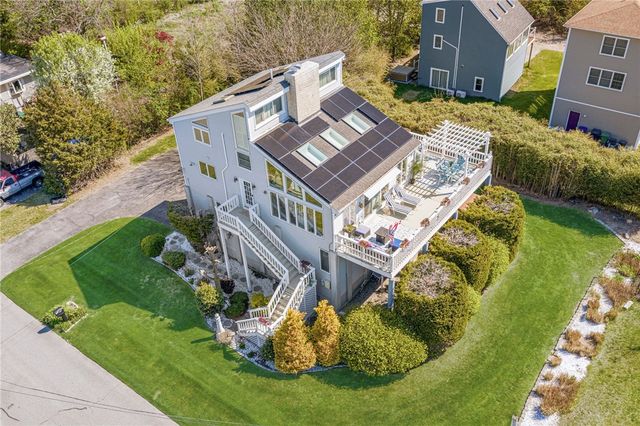 84 Dundas Avenue, Warwick, RI 02888