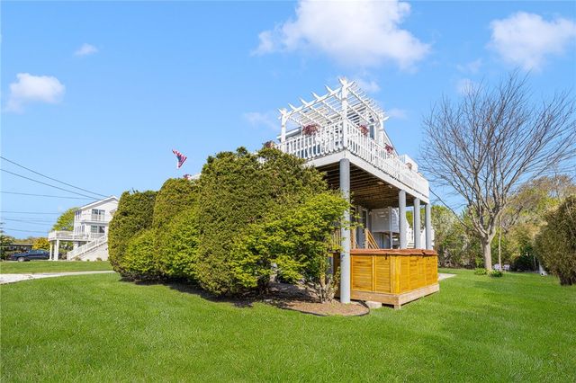 84 Dundas Avenue, Warwick, RI 02888