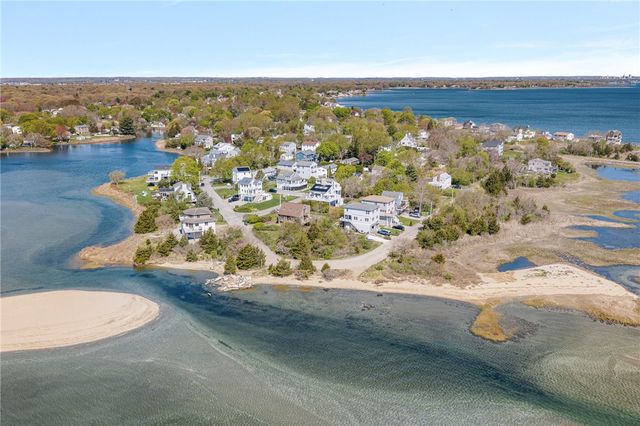 84 Dundas Avenue, Warwick, RI 02888
