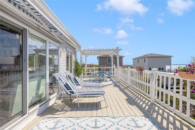 84 Dundas Avenue, Warwick, RI 02888