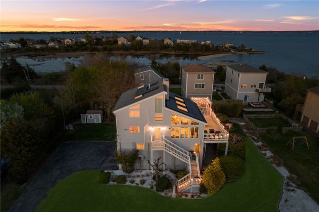 84 Dundas Avenue, Warwick, RI 02888