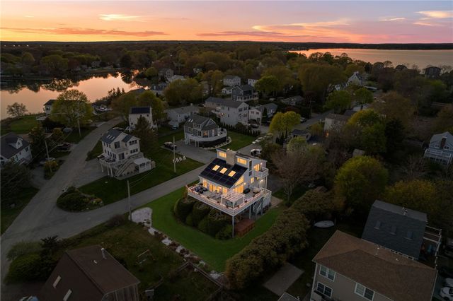 84 Dundas Avenue, Warwick, RI 02888