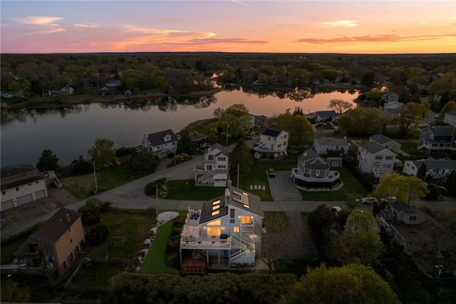 84 Dundas Avenue, Warwick, RI 02888