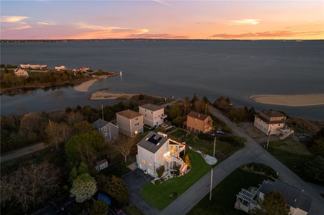84 Dundas Avenue, Warwick, RI 02888