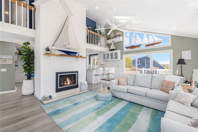 84 Dundas Avenue, Warwick, RI 02888