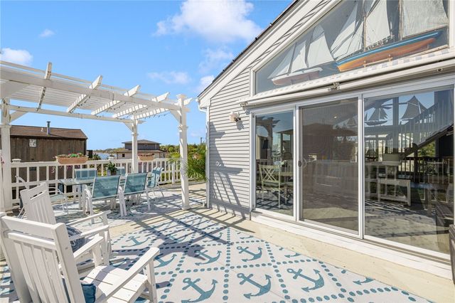 84 Dundas Avenue, Warwick, RI 02888