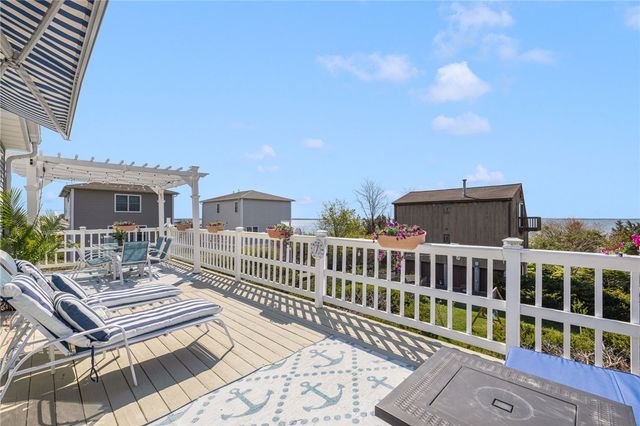 84 Dundas Avenue, Warwick, RI 02888