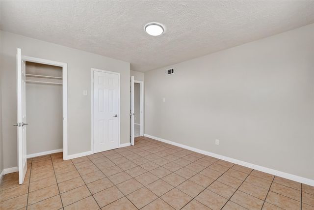 302 W Shaw Avenue A, Pasadena, TX 77506