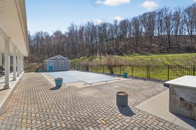 5 Deer Meadow Drive, Wallkill, NY 12589