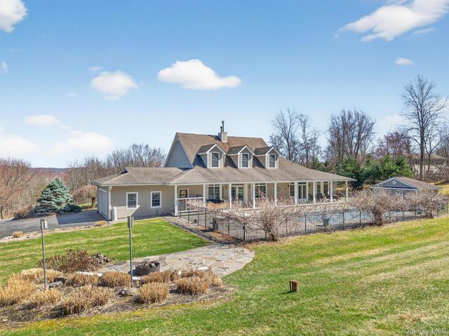 5 Deer Meadow Drive, Wallkill, NY 12589