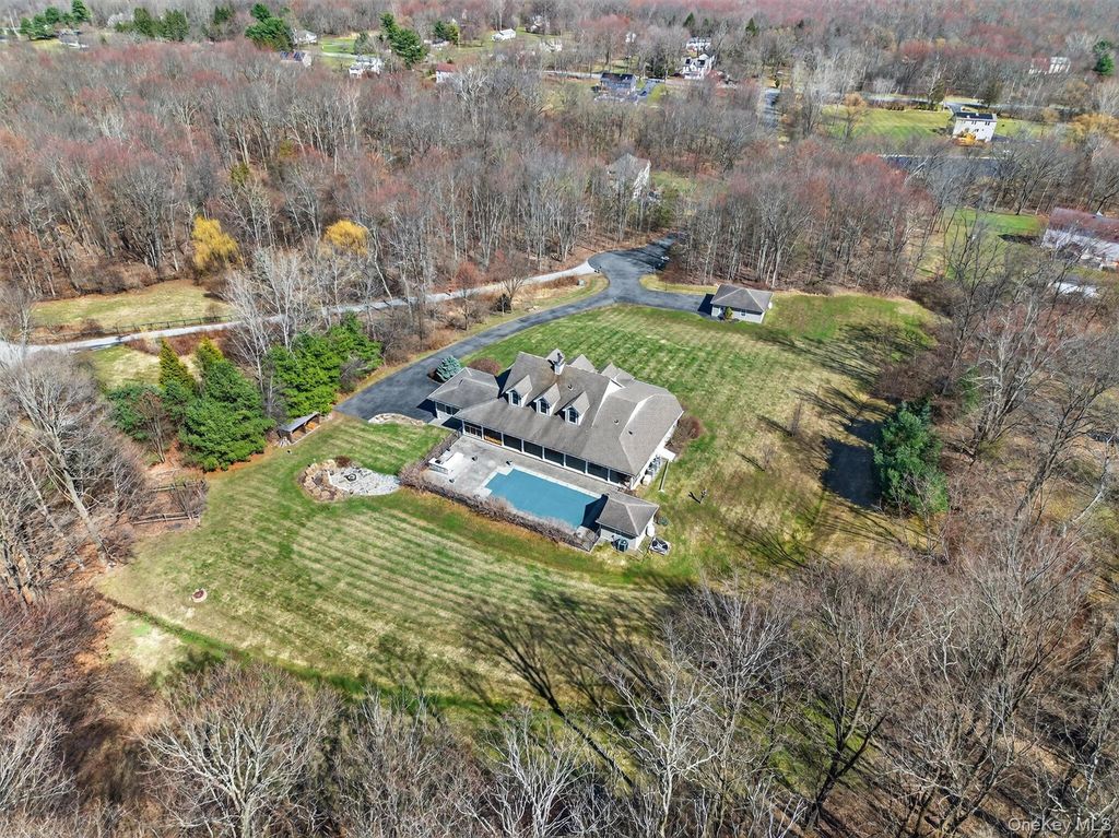 5 Deer Meadow Drive, Wallkill, NY 12589