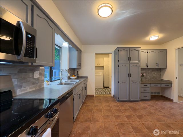 29 G Sound Place, Hat Island, WA 98206