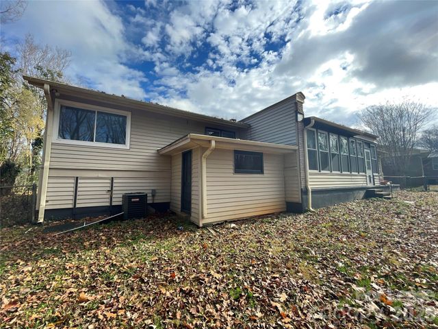 6225 Branch Hill Circle, Charlotte, NC 28213