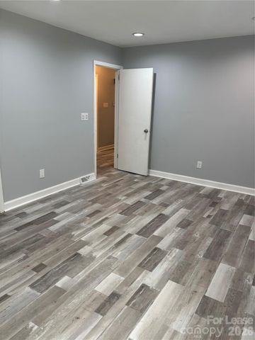 6225 Branch Hill Circle, Charlotte, NC 28213