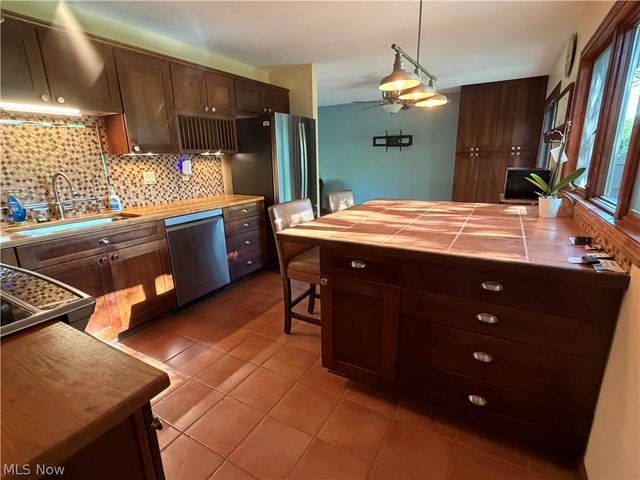 3656 Erhart Road, Litchfield, OH 44253