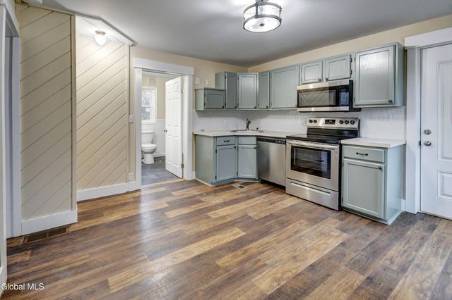 10 Hallenbeck Street, Mayfield, NY 12117