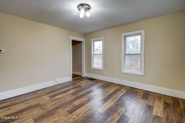 10 Hallenbeck Street, Mayfield, NY 12117