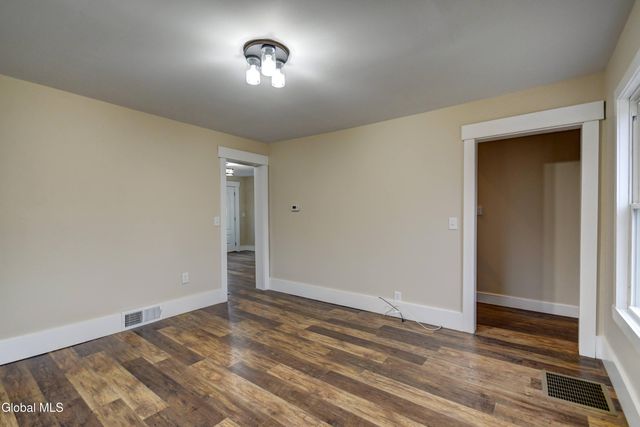 10 Hallenbeck Street, Mayfield, NY 12117