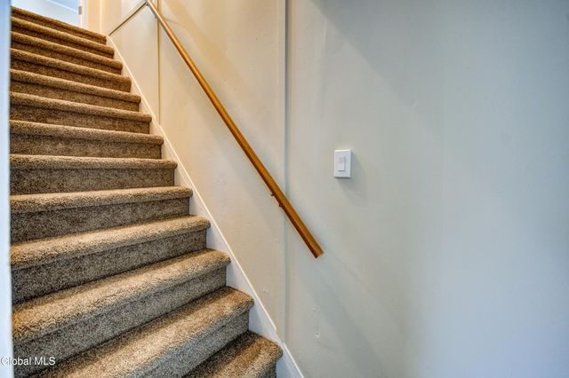 10 Hallenbeck Street, Mayfield, NY 12117