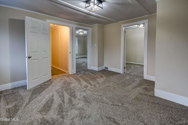 10 Hallenbeck Street, Mayfield, NY 12117