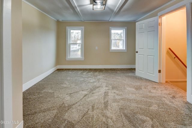 10 Hallenbeck Street, Mayfield, NY 12117