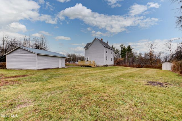 10 Hallenbeck Street, Mayfield, NY 12117