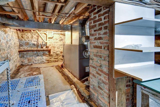 10 Hallenbeck Street, Mayfield, NY 12117