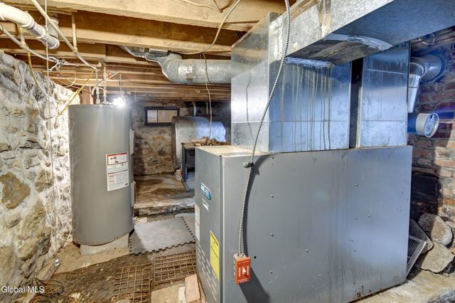 10 Hallenbeck Street, Mayfield, NY 12117