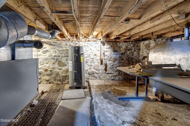 10 Hallenbeck Street, Mayfield, NY 12117