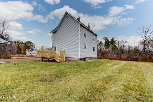 10 Hallenbeck Street, Mayfield, NY 12117