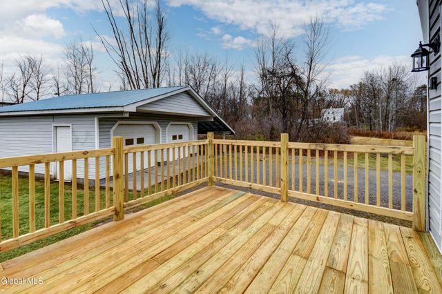 10 Hallenbeck Street, Mayfield, NY 12117