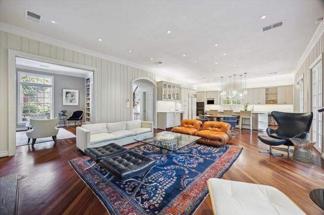 18 Pinewold Circle, Houston, TX 77056