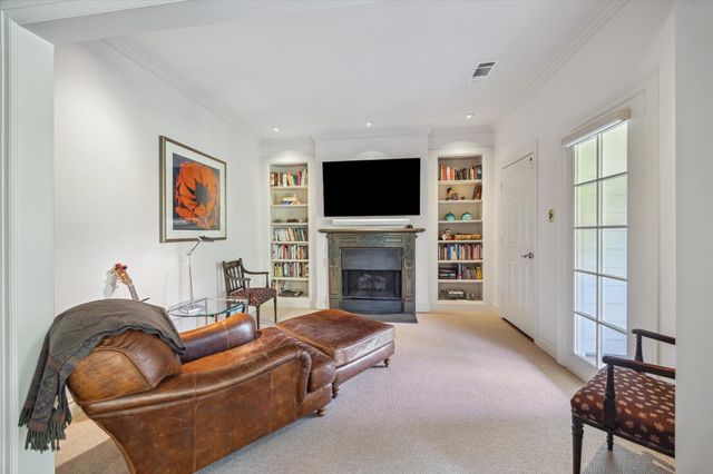 18 Pinewold Circle, Houston, TX 77056