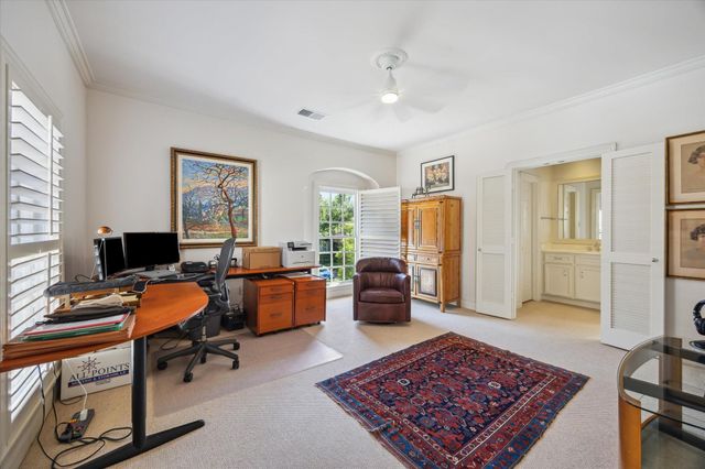 18 Pinewold Circle, Houston, TX 77056