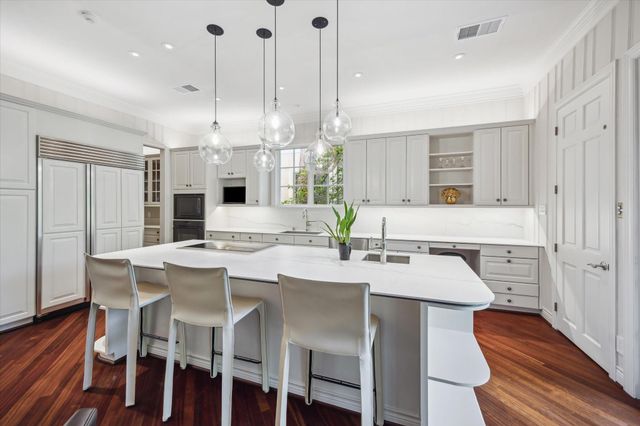 18 Pinewold Circle, Houston, TX 77056