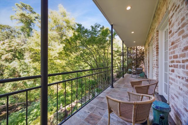 18 Pinewold Circle, Houston, TX 77056