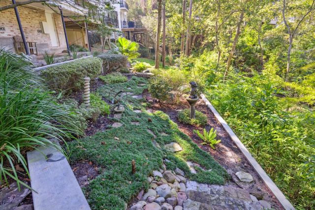 18 Pinewold Circle, Houston, TX 77056