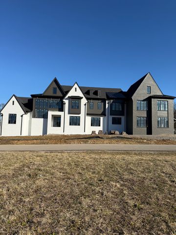 1932 Silver Fox Rd, Thompsons Station, TN 37179