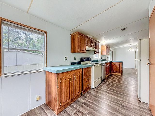 1819 SINCLAIR HILLS ROAD, Lutz, FL 33549