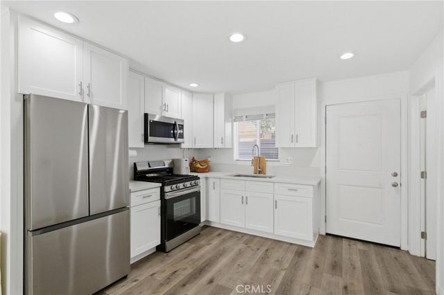 6836 Aura, Reseda, CA 91335