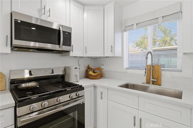 6836 Aura, Reseda, CA 91335