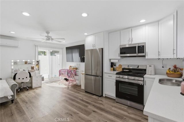 6836 Aura, Reseda, CA 91335