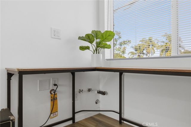 6836 Aura, Reseda, CA 91335