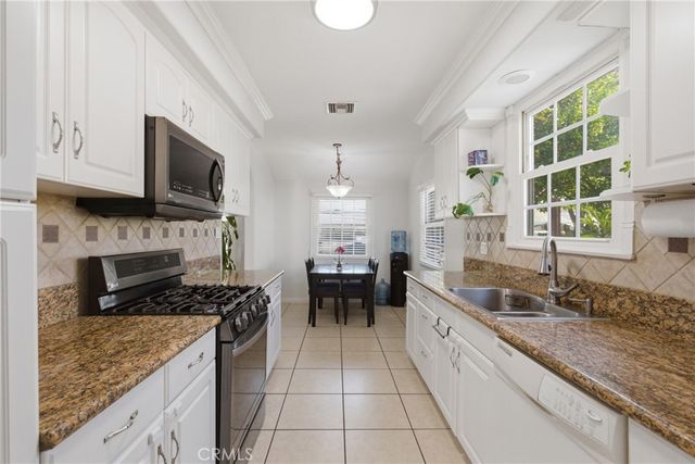 6836 Aura, Reseda, CA 91335